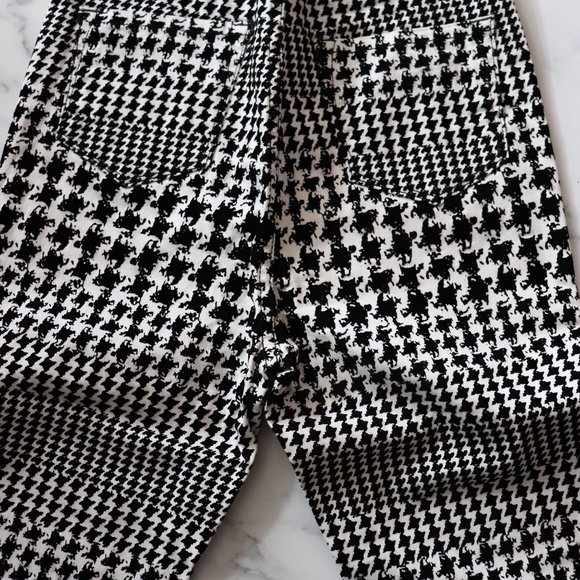 Seductions High-Waisted Skinny Pants - Picture 4 of 5